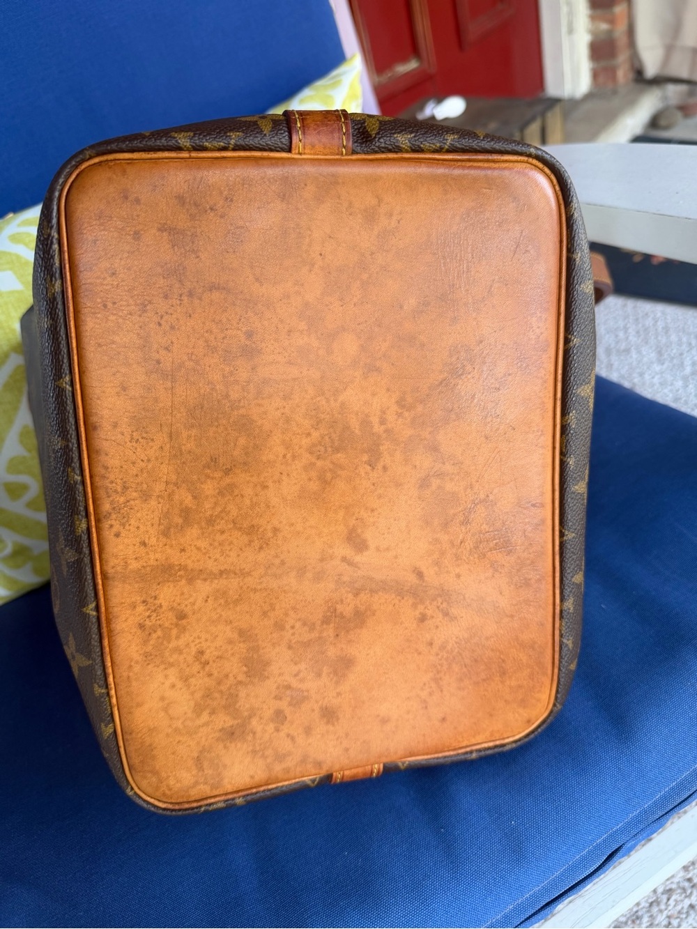 AUTHENTIC VINTAGE LOUIS VUITTON NOÉ BUCKET BAG — MONOGRAM— MADE IN FRANCE — 1989 - Picture 7 of 14